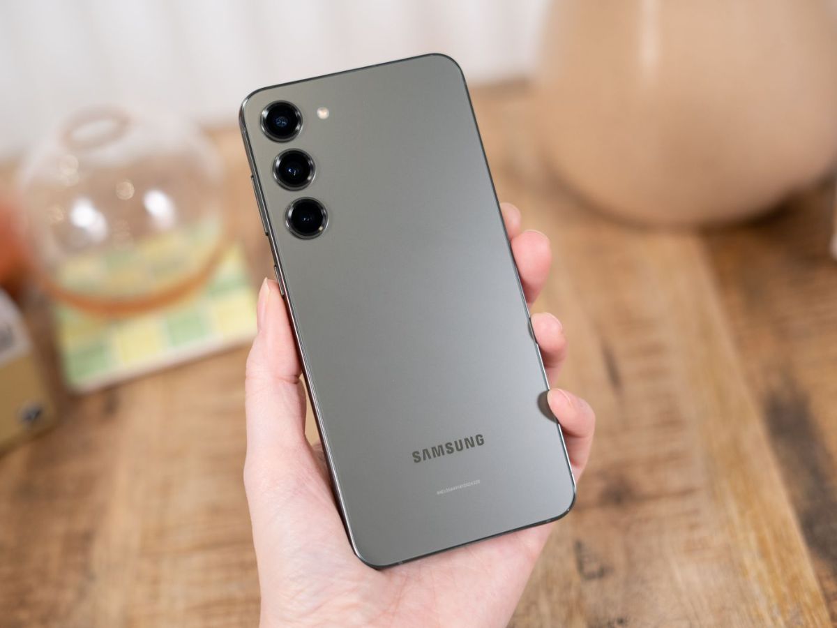 Baterai yang Ada di Samsung Galaxy S23 Sangat Standar