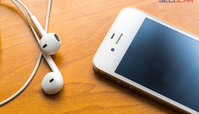 Cara membersihkan speaker iPhone tanpa bongkar